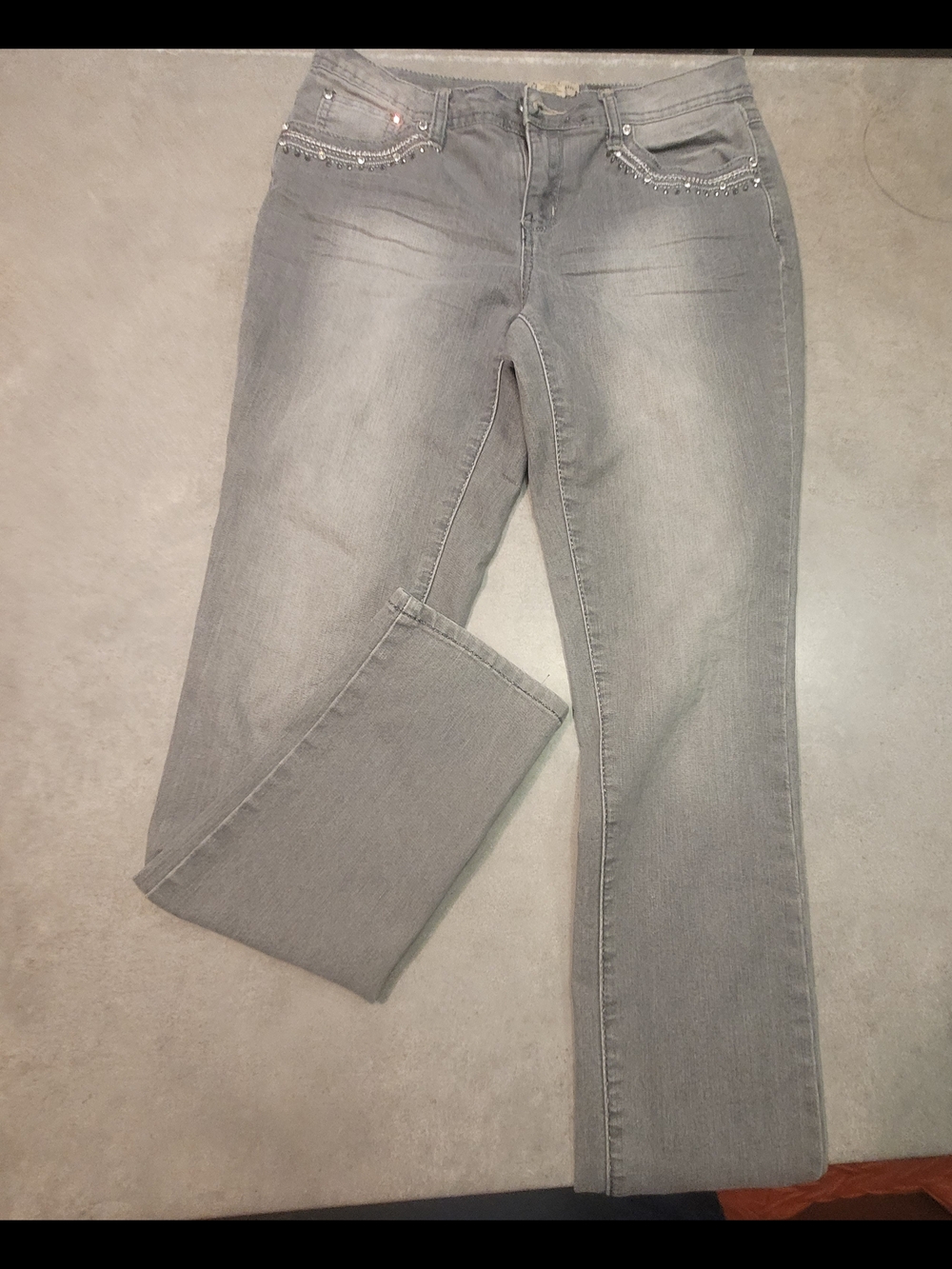 Earl Jeans Women's Light Gray Bootcut Jeans with Studded Pockets